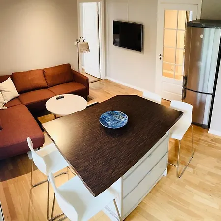Cozy Near Light Rail 3 Bedrooms - 4 Beds דירה *