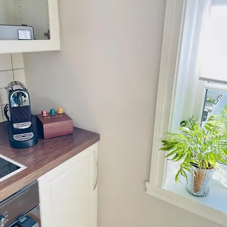 Cozy Near Light Rail 3 Bedrooms - 4 Beds ברגן